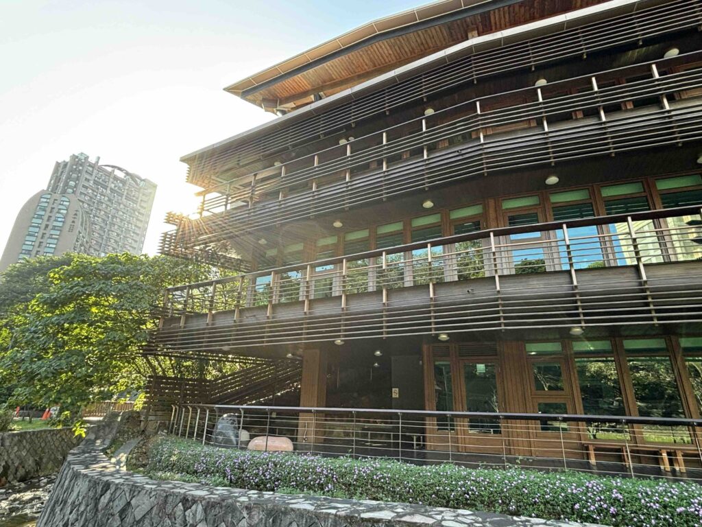 大規模木造　台北市立図書館北投分館
外観　北面