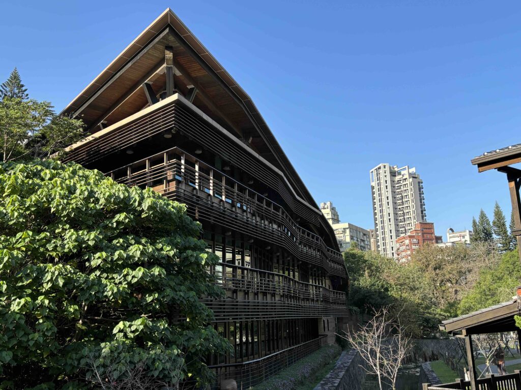 大規模木造　台北市立図書館北投分館
外観　
