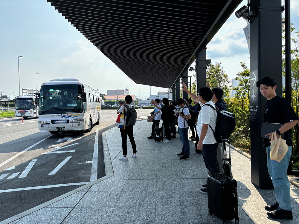 非住宅の木造化・木質化事例「阿蘇くまもと空港旅客ターミナル」